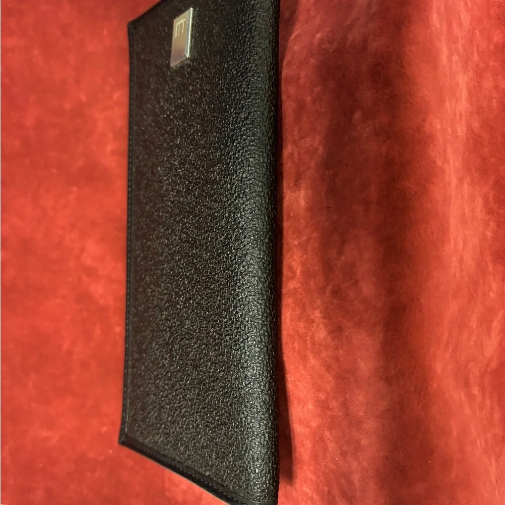 Dunhill Sleek Black Wallet Leather with Textured Finish